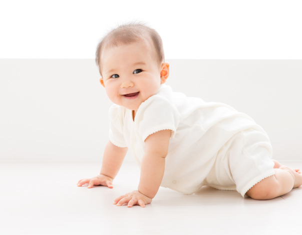 先天性股関節脱臼
(発育性股関節形成不全 DDH)とはの赤ちゃんのイメージ写真